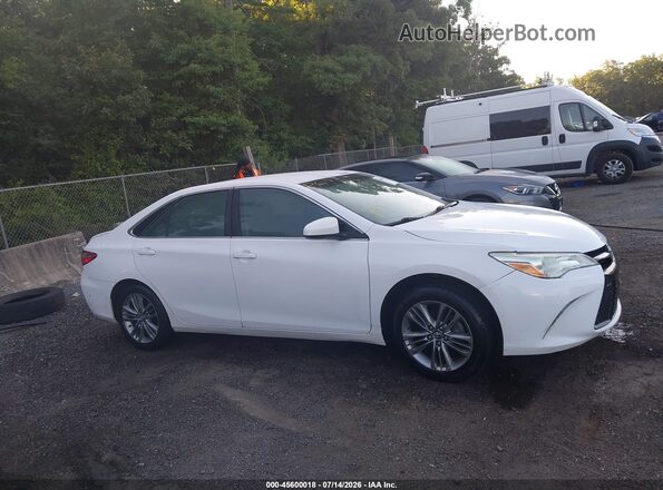 4T1BF1FK2GU228943 2016 TOYOTA CAMRY White უკანა სალონის ხედი