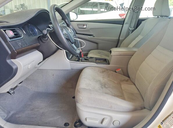 4T1BF1FK2GU543869 2016 TOYOTA CAMRY White Front interior view