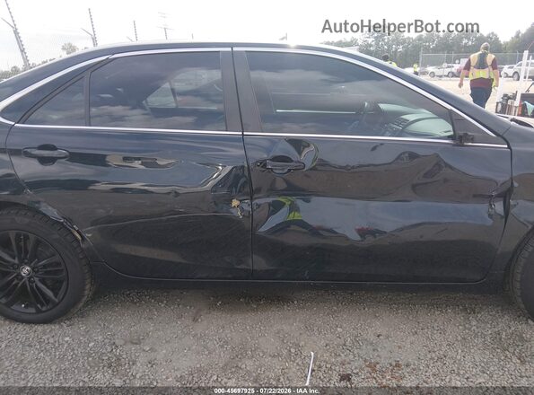 4T1BF1FK2HU276587 2017 TOYOTA CAMRY Gray Widok z przodu