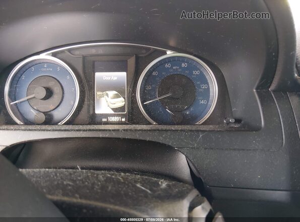 4T1BF1FK2HU281658 2017 TOYOTA CAMRY Black Widok tylnych siedzeń