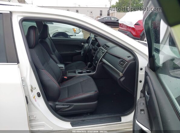 4T1BF1FK2HU284477 2017 TOYOTA CAMRY White Вид салону спереду