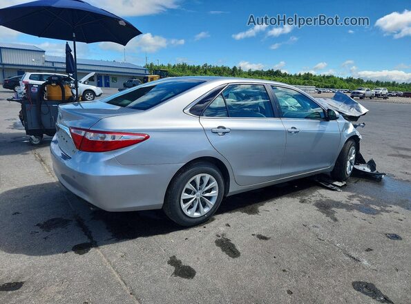 4T1BF1FK2HU371828 2017 TOYOTA CAMRY Серебряный Задняя правая четверть