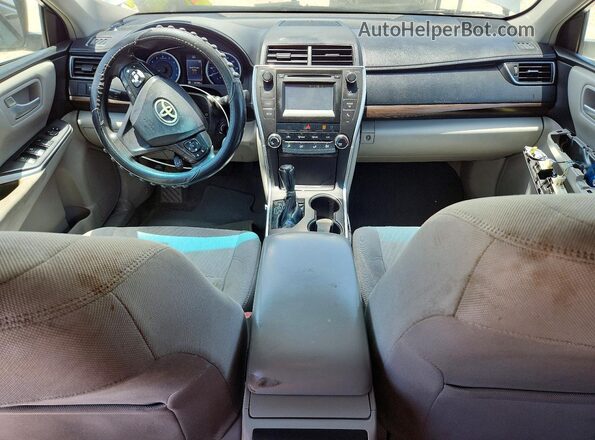 4T1BF1FK2HU414662 2017 TOYOTA CAMRY Silver წინა პანელის ხედი