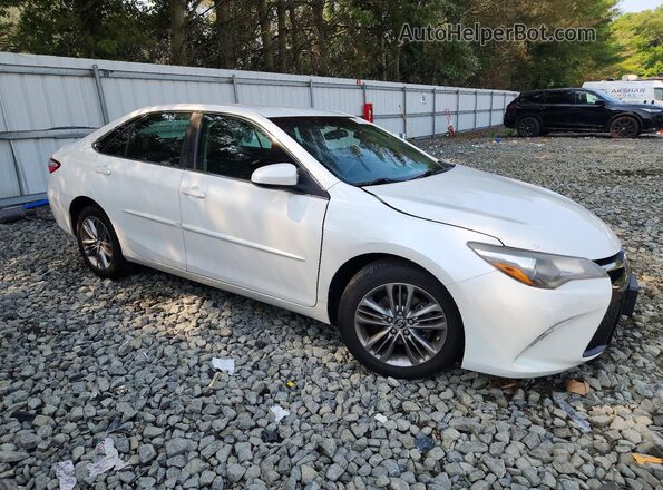 4T1BF1FK2HU439562 2017 TOYOTA CAMRY White Front right
