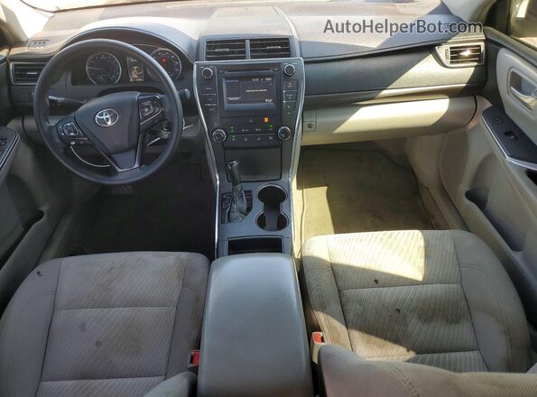 4T1BF1FK2HU449606 2017 TOYOTA CAMRY White Widok deski rozdzielczej