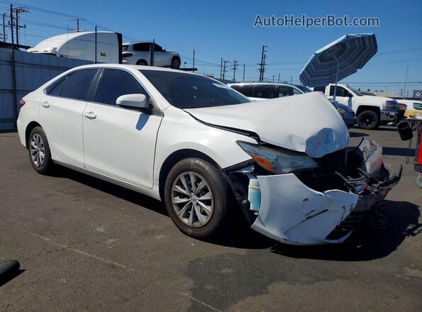 4T1BF1FK2HU449606 2017 TOYOTA CAMRY White Przód prawy