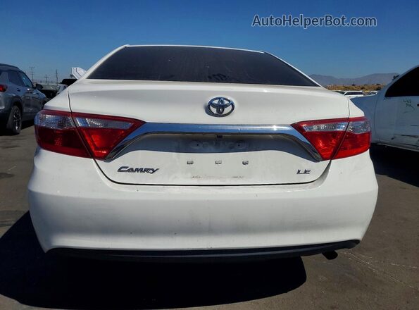 4T1BF1FK2HU449606 2017 TOYOTA CAMRY White Widok z tyłu