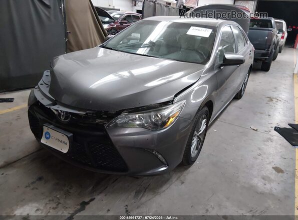 4T1BF1FK2HU620466 2017 TOYOTA CAMRY Gray Vista tres cuartos delantera izquierda