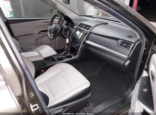 4T1BF1FK2HU620466 2017 TOYOTA CAMRY Gray Vista interior delantera