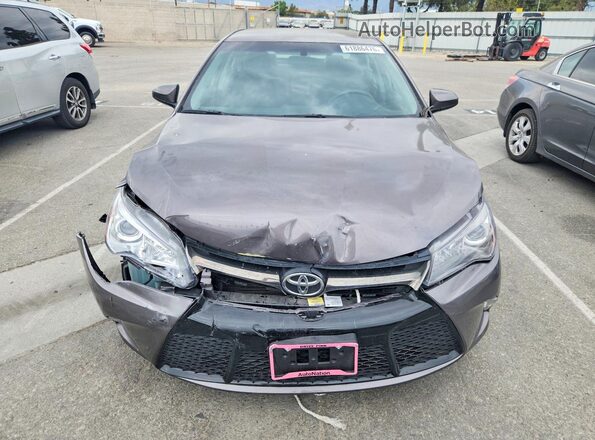 4T1BF1FK2HU624050 2017 TOYOTA CAMRY Charcoal Вид спереду