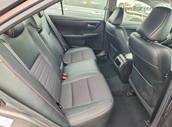 4T1BF1FK2HU624050 2017 TOYOTA CAMRY Charcoal Вид задніх сидінь