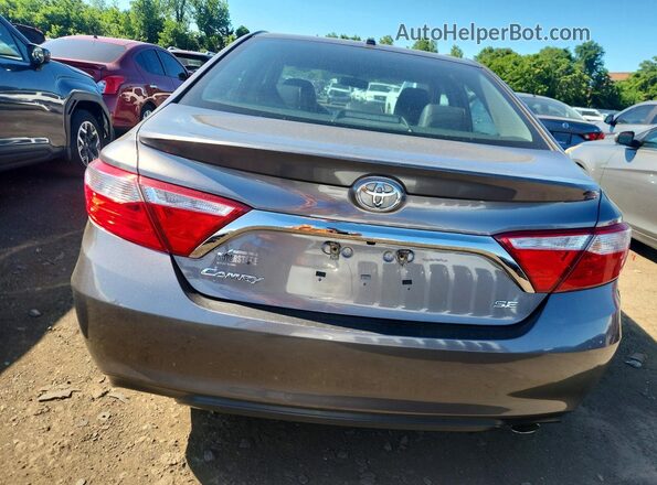 4T1BF1FK2HU627546 2017 TOYOTA CAMRY Gray Հետևի տեսք