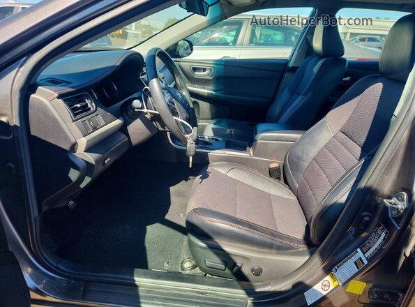 4T1BF1FK2HU627546 2017 TOYOTA CAMRY Gray Սալոնի դիմացի տեսք