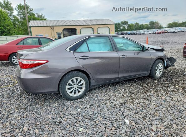 4T1BF1FK2HU772604 2017 TOYOTA CAMRY Серый Задняя правая четверть