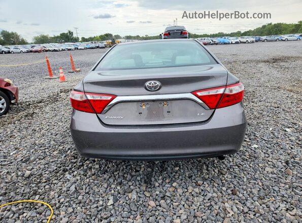 4T1BF1FK2HU772604 2017 TOYOTA CAMRY Серый Вид сзади