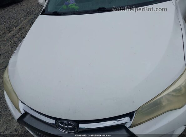4T1BF1FK3GU164203 2016 TOYOTA CAMRY White Widok z tyłu