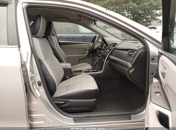 4T1BF1FK3GU240776 2016 TOYOTA CAMRY Silver წინა სალონის ხედი