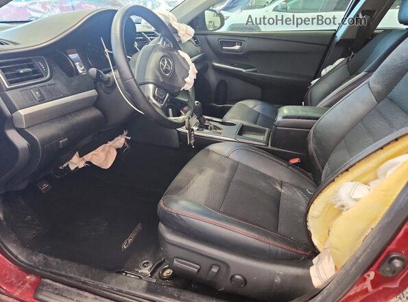 4T1BF1FK3GU509486 2016 TOYOTA CAMRY Red Вид салону спереду