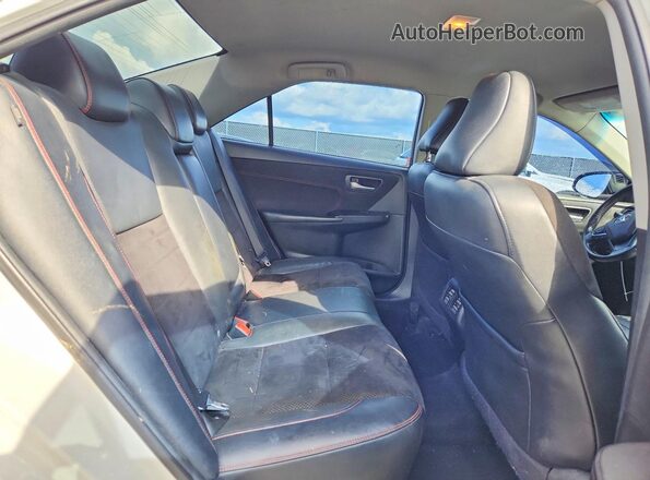 4T1BF1FK3GU557344 2016 TOYOTA CAMRY White Widok tylnych siedzeń