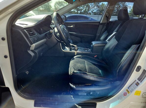 4T1BF1FK3GU557344 2016 TOYOTA CAMRY White Widok wnętrza z przodu