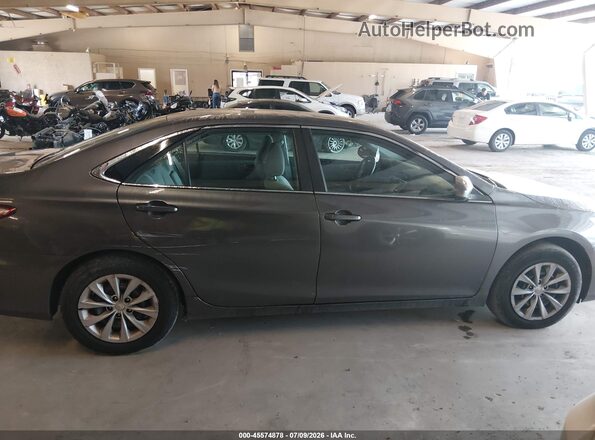 4T1BF1FK3GU558705 2016 TOYOTA CAMRY Gray უკანა სალონის ხედი
