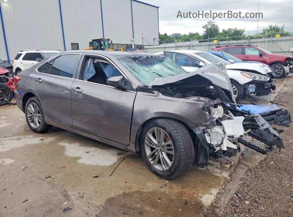 4T1BF1FK3GU574063 2016 TOYOTA CAMRY Gray Przód prawy