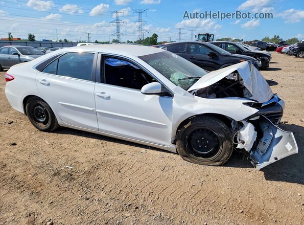 4T1BF1FK3HU287467 2017 TOYOTA CAMRY White Delantero derecho