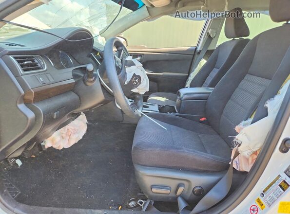 4T1BF1FK3HU287467 2017 TOYOTA CAMRY White Vista interior delantera