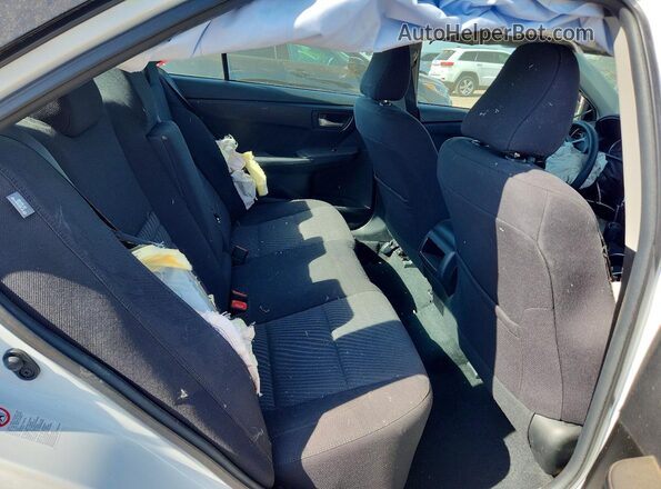 4T1BF1FK3HU287467 2017 TOYOTA CAMRY White Vista de los asientos traseros