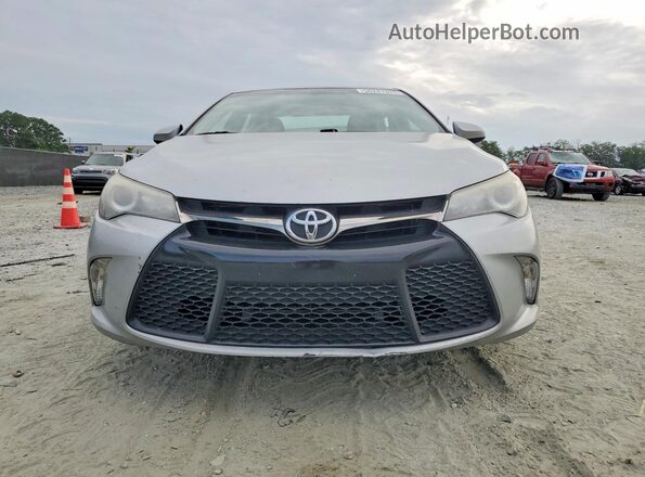 4T1BF1FK3HU418221 2017 TOYOTA CAMRY Silver Vista frontal