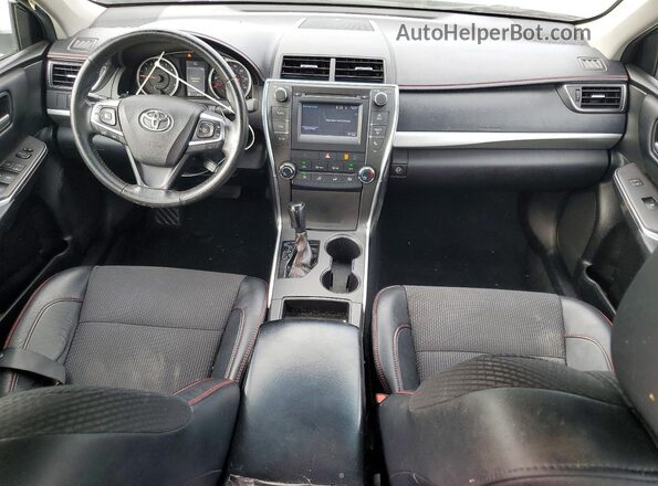 4T1BF1FK3HU418221 2017 TOYOTA CAMRY Silver Vista del salpicadero
