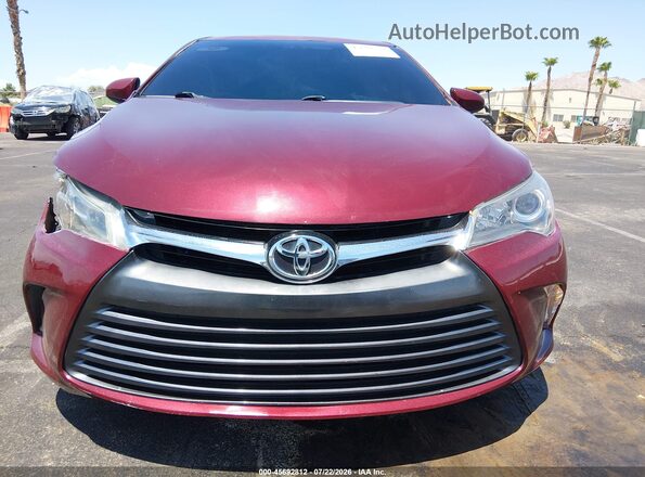 4T1BF1FK3HU683026 2017 TOYOTA CAMRY Red Առջևի վահանակի տեսք