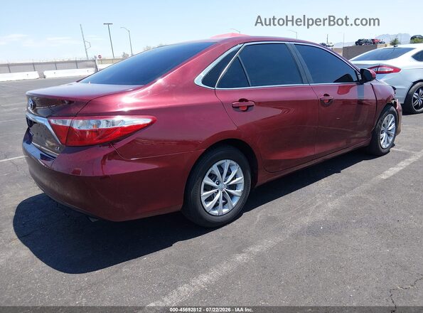 4T1BF1FK3HU683026 2017 TOYOTA CAMRY Red Հետևի աջ