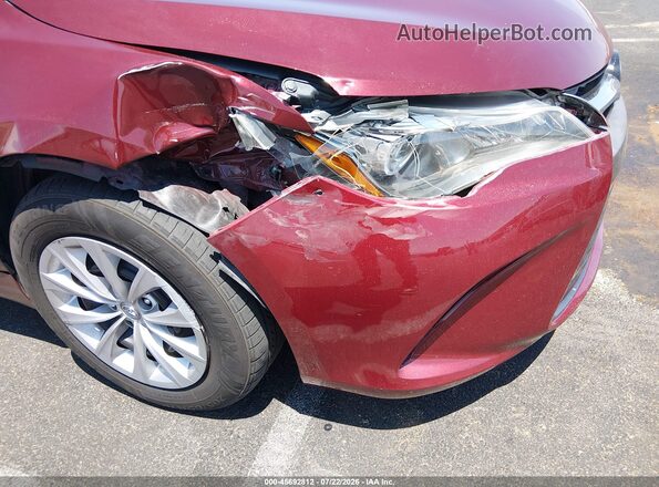 4T1BF1FK3HU683026 2017 TOYOTA CAMRY Red Դիմացի տեսք