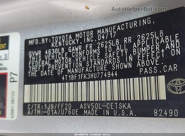 4T1BF1FK3HU774944 2017 TOYOTA CAMRY Silver Widok komory silnika