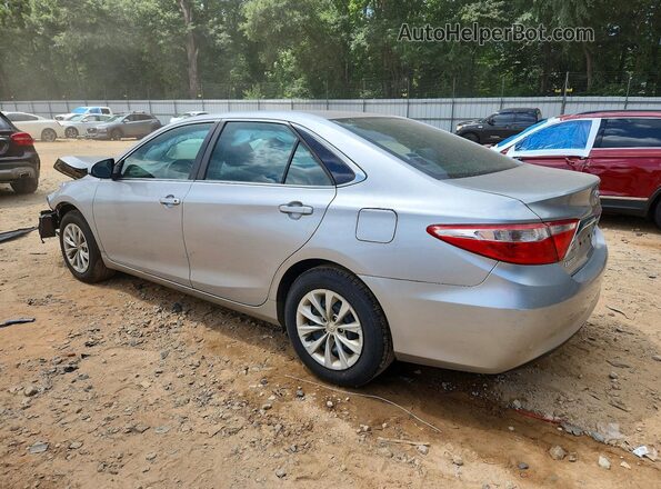 4T1BF1FK4GU126236 2016 TOYOTA CAMRY Silver Rear left