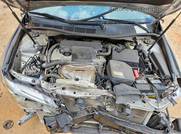 4T1BF1FK4GU126236 2016 TOYOTA CAMRY Silver Rear interior view