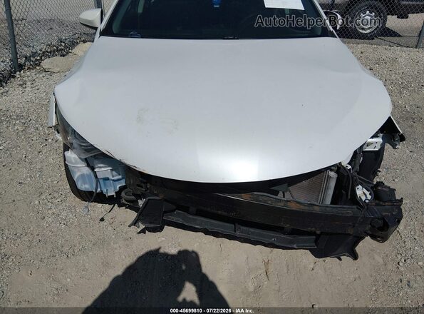 4T1BF1FK4GU146728 2016 TOYOTA CAMRY White Widok z przodu