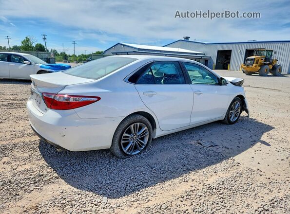 4T1BF1FK4GU159558 2016 TOYOTA CAMRY White Rear right