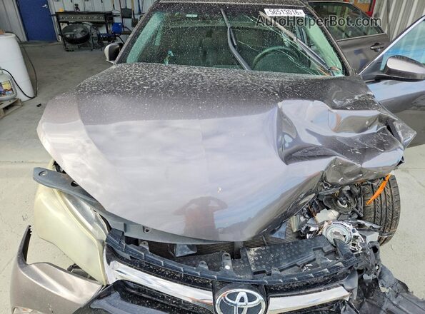 4T1BF1FK4GU256422 2016 TOYOTA CAMRY Silver Вид задньої частини салону