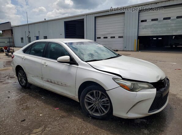 4T1BF1FK4GU261149 2016 TOYOTA CAMRY White Przód prawy