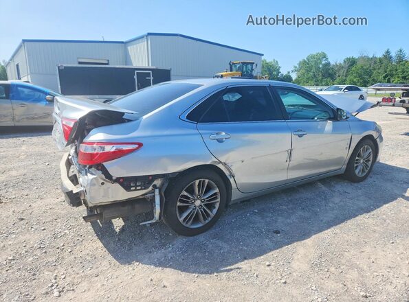 4T1BF1FK4GU570880 2016 TOYOTA CAMRY Silver Tył prawy