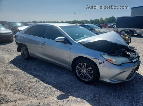 4T1BF1FK4GU570880 2016 TOYOTA CAMRY Silver Przód prawy