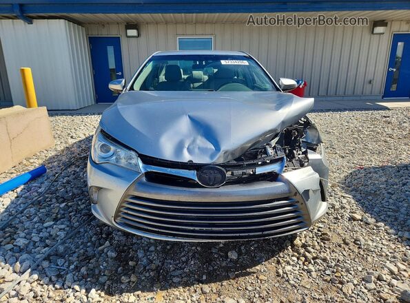 4T1BF1FK4HU300517 2017 TOYOTA CAMRY Silver Դիմացի տեսք
