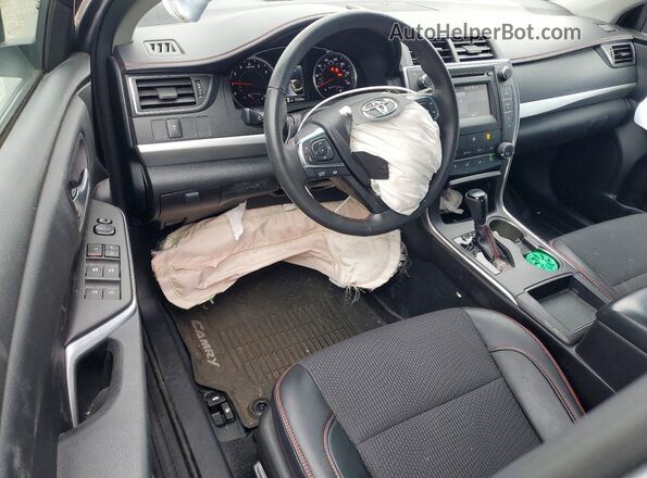 4T1BF1FK4HU365013 2017 TOYOTA CAMRY Silver Dashboard view
