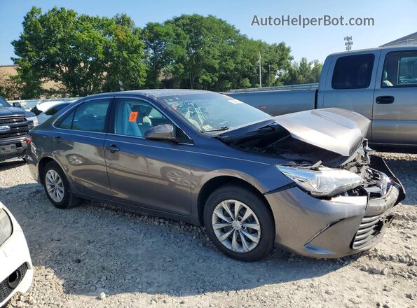 4T1BF1FK4HU385214 2017 TOYOTA CAMRY Gray Передня права чверть