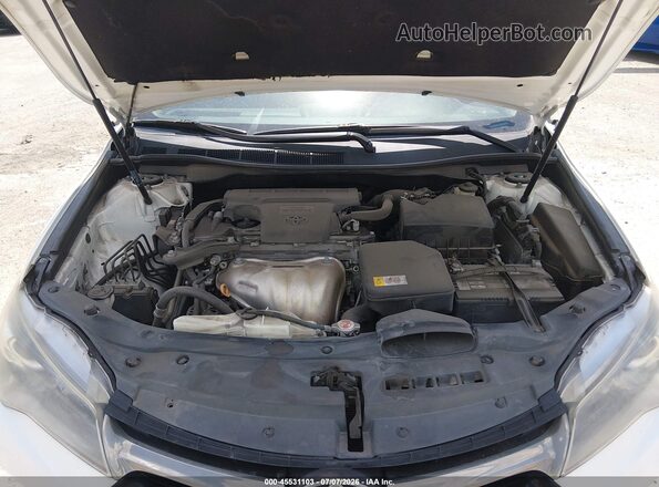 4T1BF1FK4HU403288 2017 TOYOTA CAMRY Белый Вид сзади