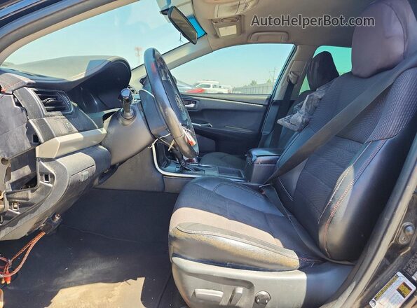 4T1BF1FK4HU676344 2017 TOYOTA CAMRY Black Front interior view