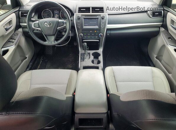 4T1BF1FK4HU720102 2017 TOYOTA CAMRY Maroon Widok deski rozdzielczej