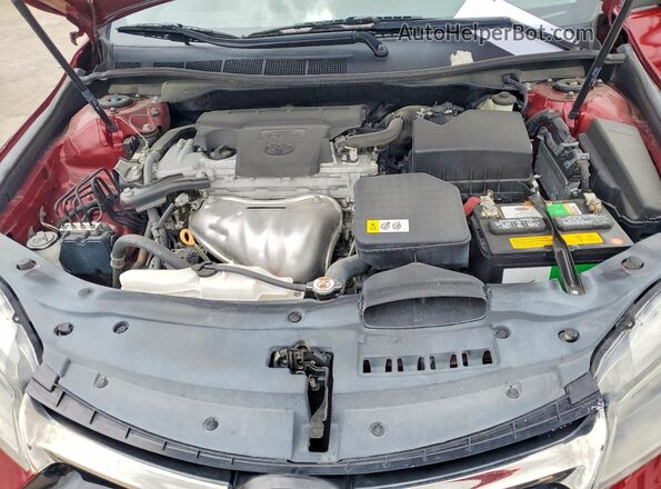 4T1BF1FK4HU720102 2017 TOYOTA CAMRY Maroon Widok wnętrza z tyłu